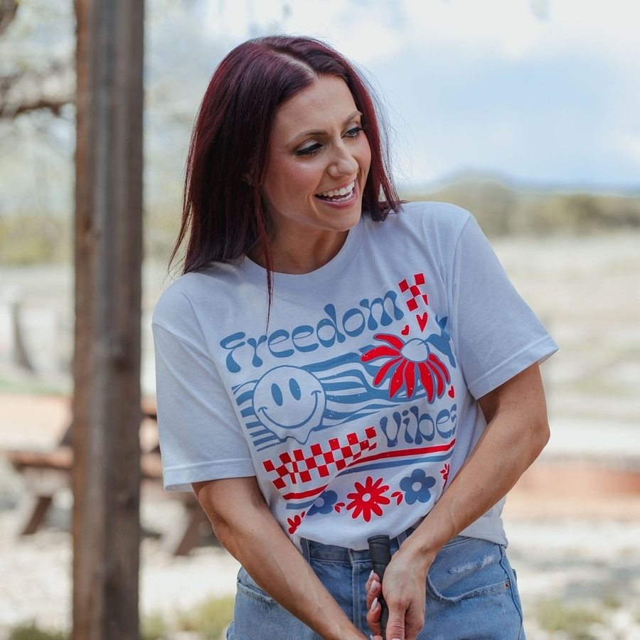 Women's Freedom Vibes Boyfriend Fit T-Shirt - White