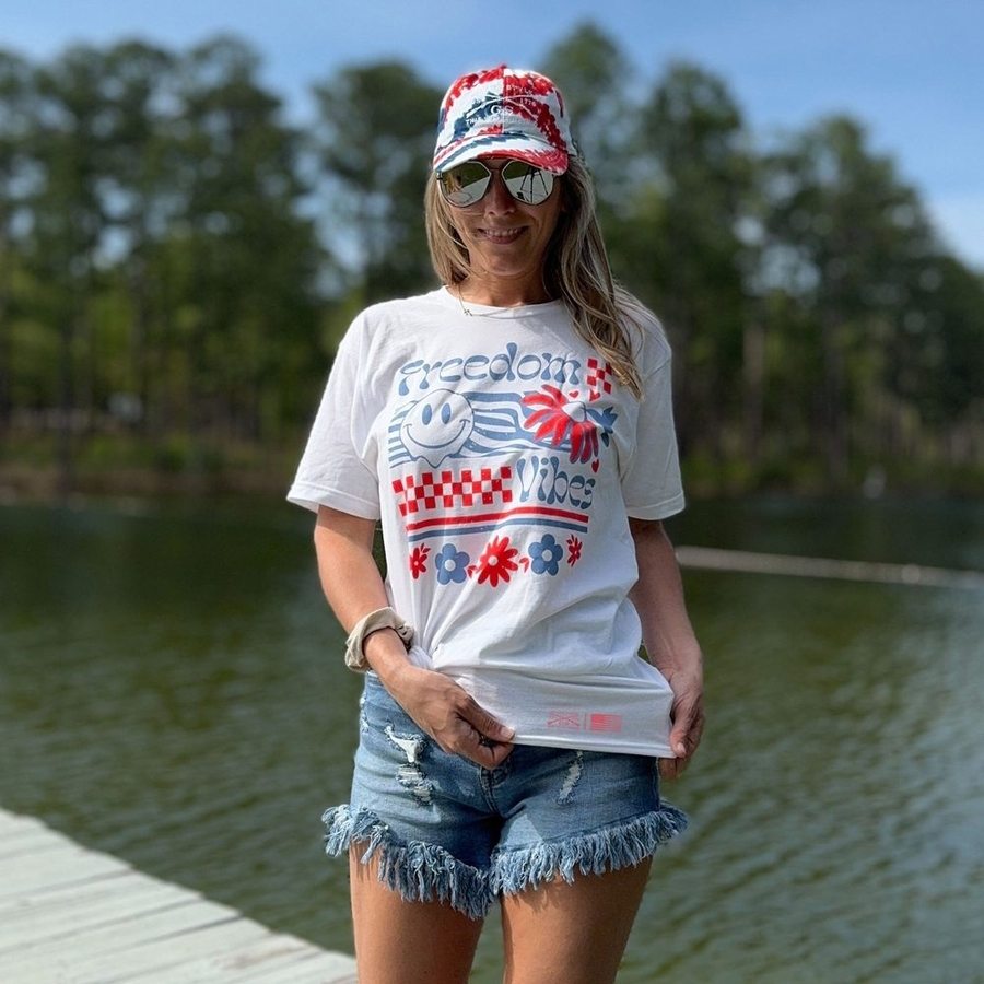 Women's Freedom Vibes Boyfriend Fit T-Shirt - White
